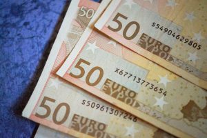 bancnote-50-euro-imprumut-ipotecar-moldova